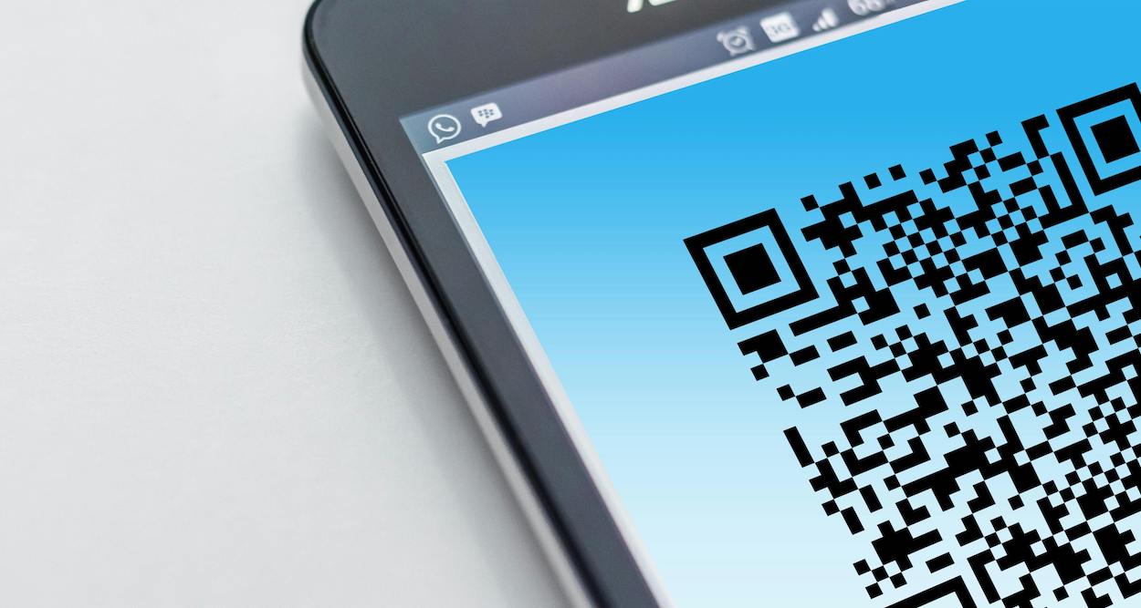 Código QR en un teléfono movil / PEXELS