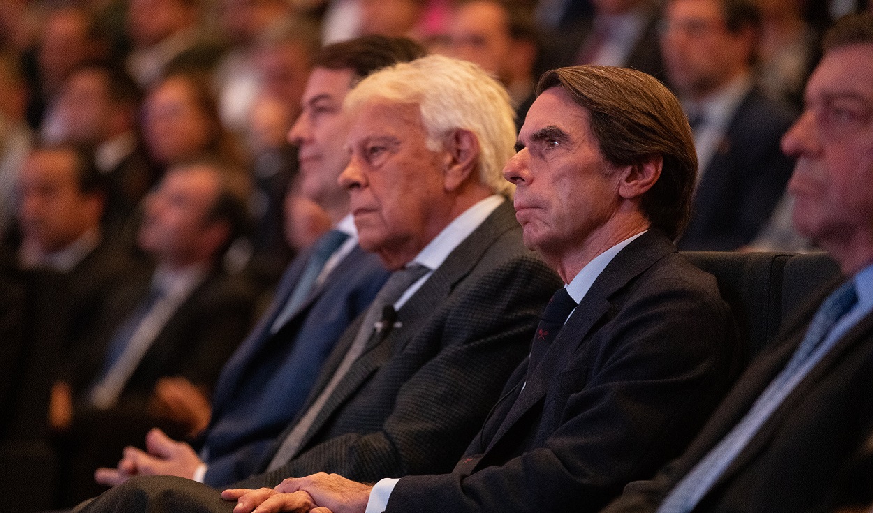 Los expresidentes Felipe González y José María Aznar