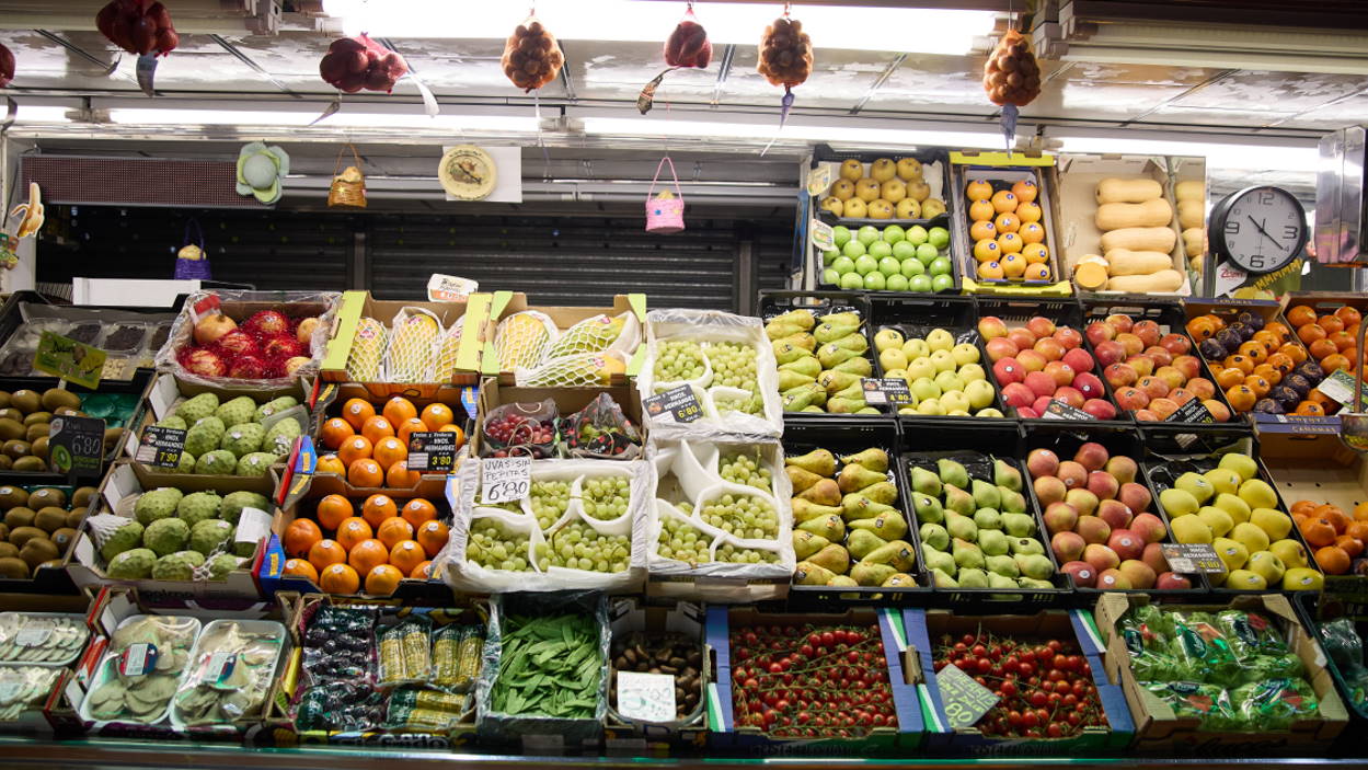 El INE confirma el cierre anual de la inflación y la tasa de los alimentos cae por debajo del 2%. EP.