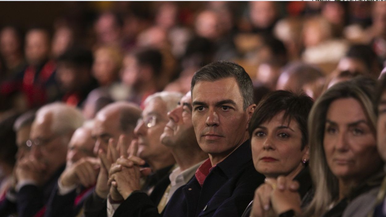 Pedro Sánchez junto a Isabel Rodríguez en el Congreso del PSOE de Castilla La Mancha. EP
