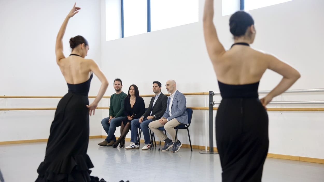 Dos estudiantes del Conservatorio Profesional de Danza, Madrid. EP.