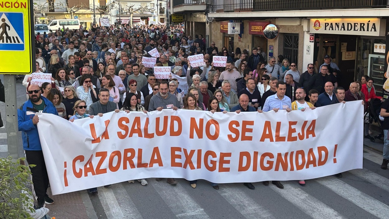 Movilización en Cazorla contra la decisión de la Junta de trasladar el Centro de Salud fuera del casco urbano. E.P