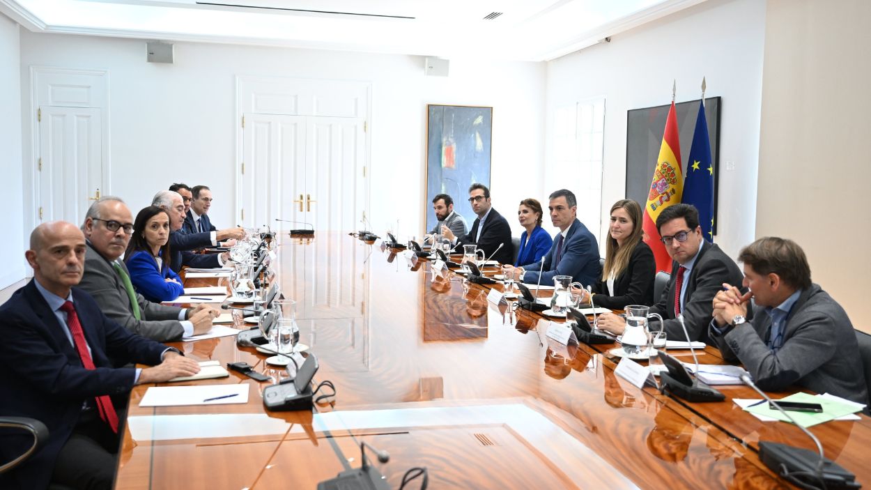 Reunión del presidente del Gobierno, Pedro Sánchez con las principales compañías eléctricas tras el apagón. EP.