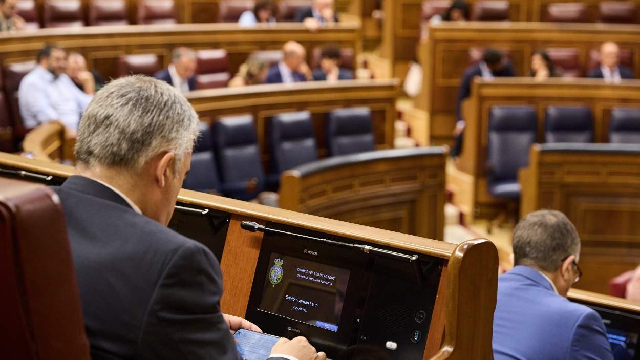El secretario de Organización del PSOE, Santos Cerdán, durante una sesión plenaria en el Congreso de los Diputados. EP.